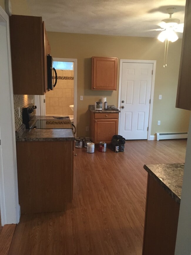 Building Photo - 42 Pond St Unit 1stFloor