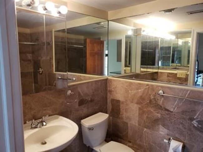 Photo - 15 S Hamilton St