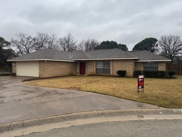 Photo - 318 Shade tree St