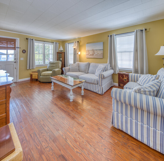 Photo - 320 N J St Townhome