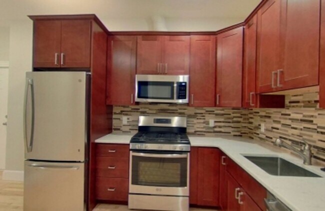 Photo - Amazing 1 Bed split available Jan 1st