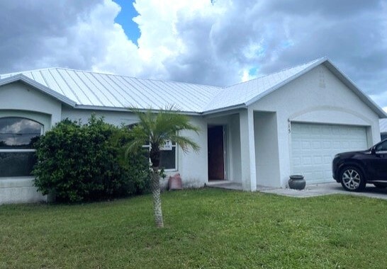 Building Photo - 615 SW Lakehurst Dr Rental