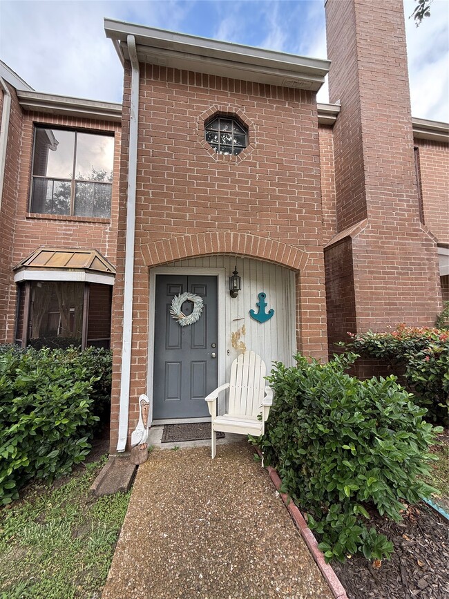 Building Photo - 12550 Piping Rock Dr Unit 29