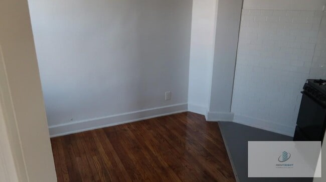 Photo - 5037 W Montrose Ave Unit 203