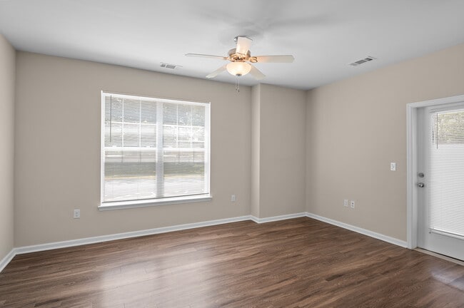 Photo - Arbors at Williamsburg