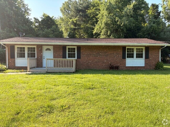 Building Photo - Spacious 3-Bedroom Ranch Home in Thomasville