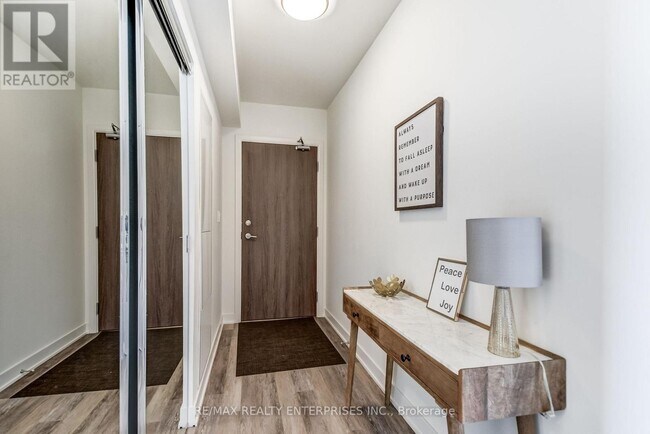 Photo - 27 Bathurst St Unit 1104