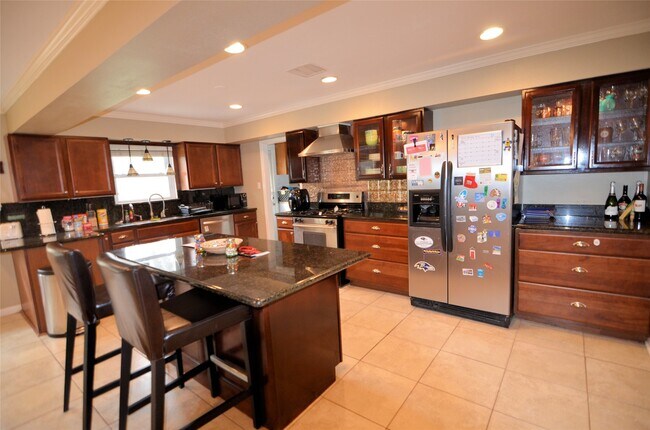 5215 Sanford Rd
