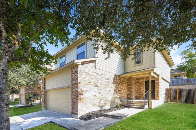 Photo - 2702 Majestic Dr