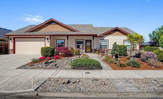 Building Photo - 2981 NE Kindsey Ln