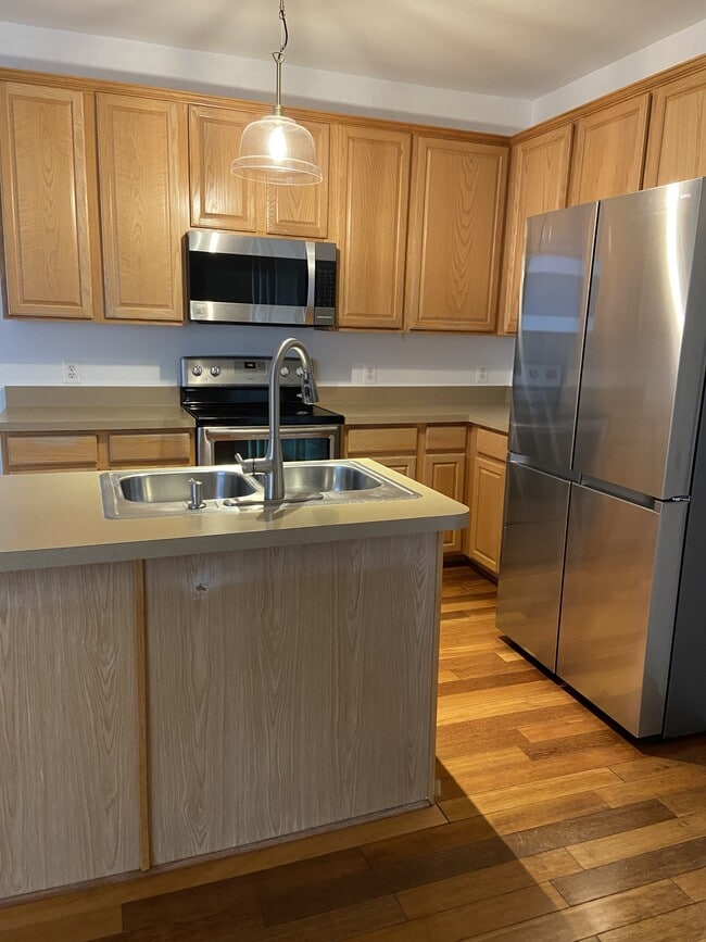 Photo - 42710 Cool Breeze Square