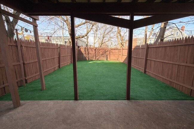 Photo - 709 W Marshall St