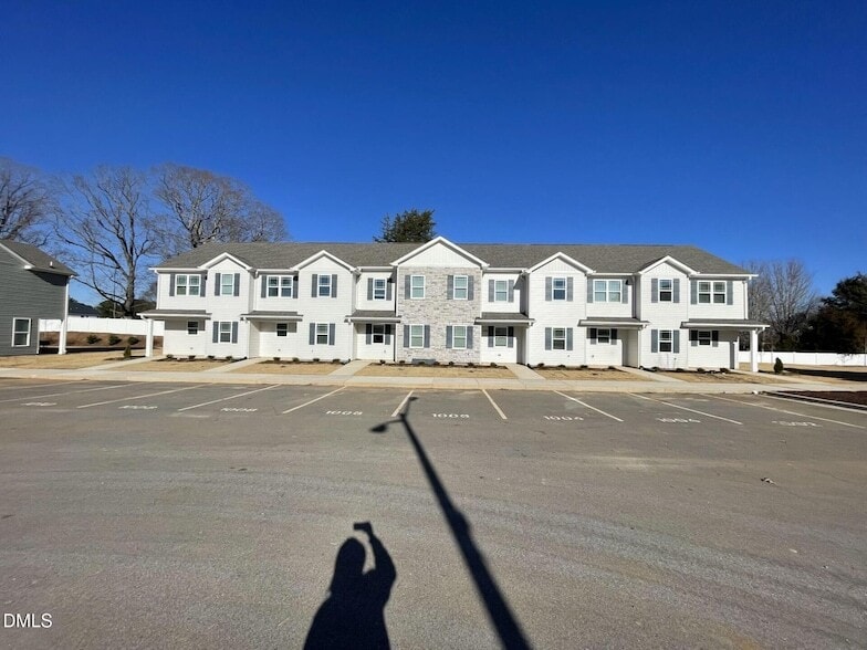 Photo - 1012 Peony Ln