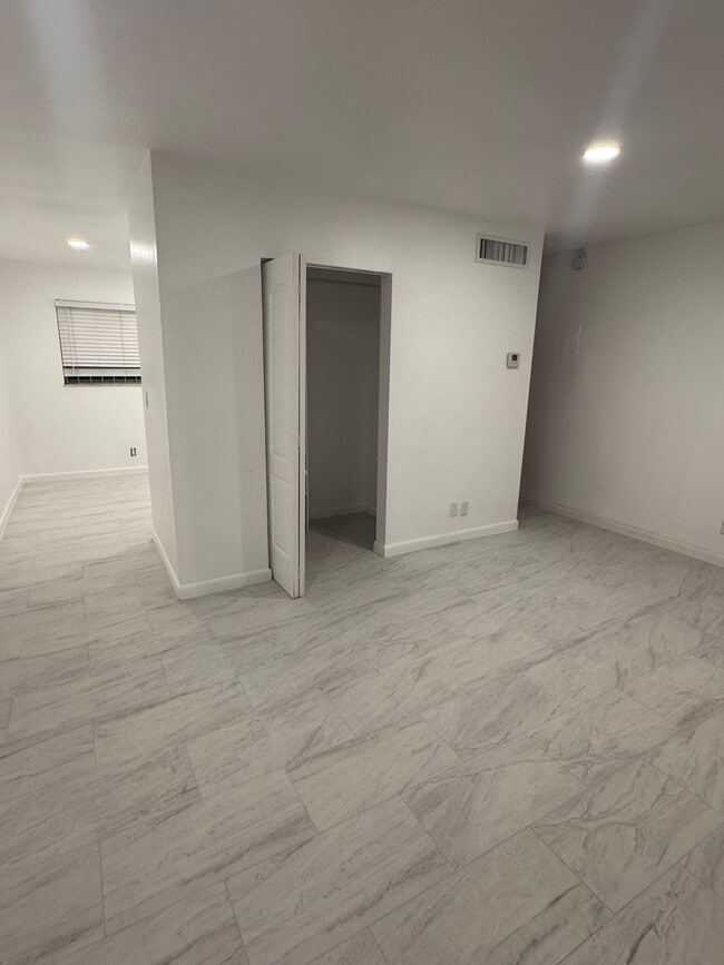Building Photo - 30 SE 4th Ave Unit 109 Rental