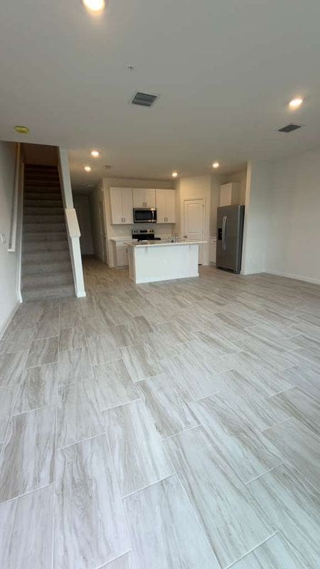 Photo - 613 Salisbury Cir