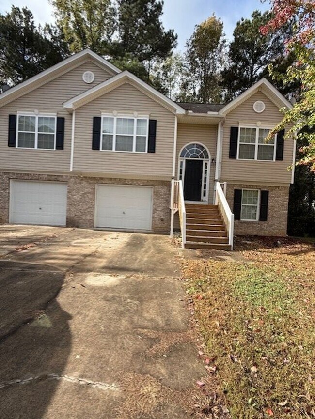 4 Bedroom 3 Bath Specious Home - 4 Bedroom 3 Bath Specious Home