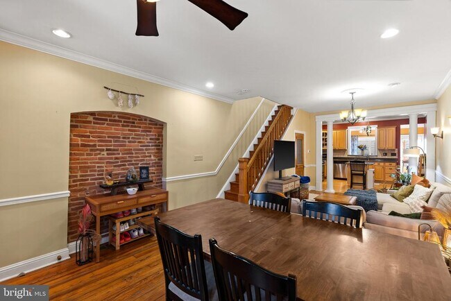 Photo - 3205 Hudson St