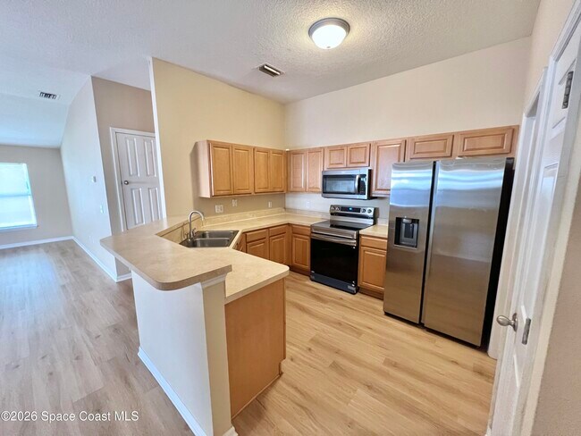 Photo - 441 Loxley Ct