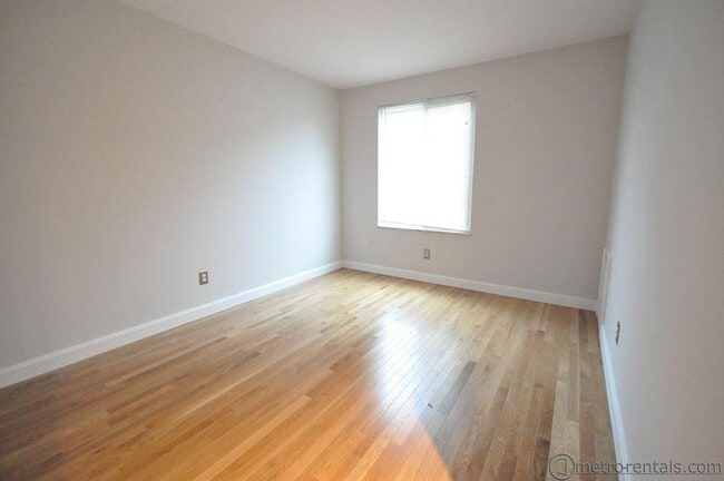 Photo - 4837-4837 Moreland Dr W Unit 4833 Moreland Drive West