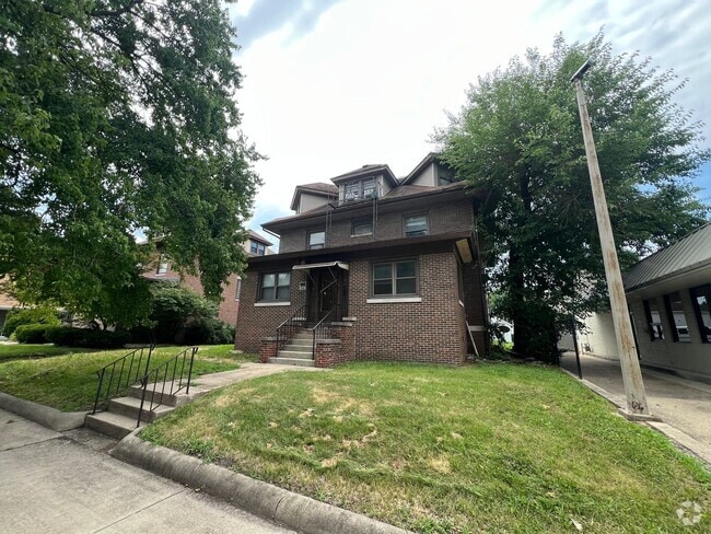 Building Photo - 110 S Grand Ave W Unit 110 South Grand Ave West - 6 Rental