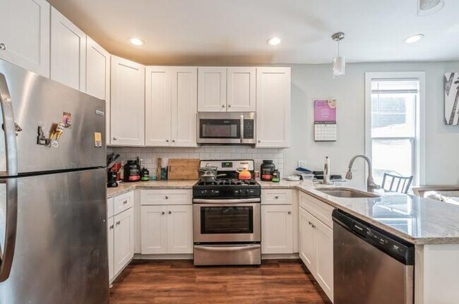 Photo - 1305 W Barry Ave Unidad 1R