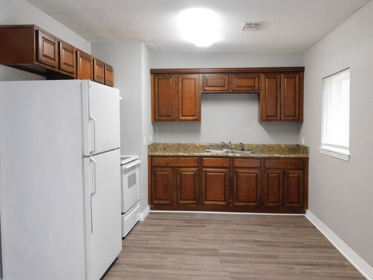 Photo - Newly Remodeled 2 Bedroom House for Rent N...