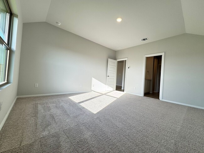 Photo - 2022 Sycamore Ridge Trl