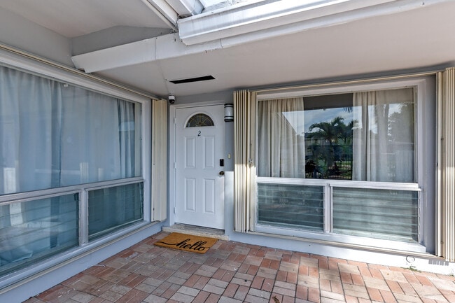 Photo - 1761 NE 55th St