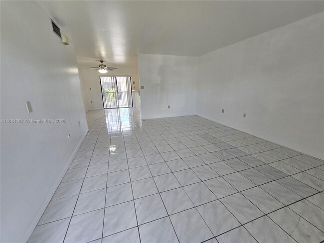 Building Photo - 10350 SW 220th St Unit 237 Rental
