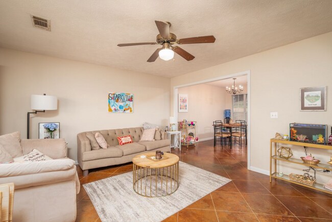 Photo - 125 Darby Way