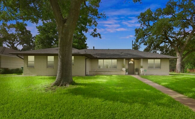 Photo - 3123 Deal St