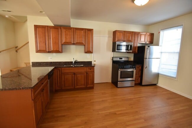 Photo - 3230 N Clark St Unit 3230-2R