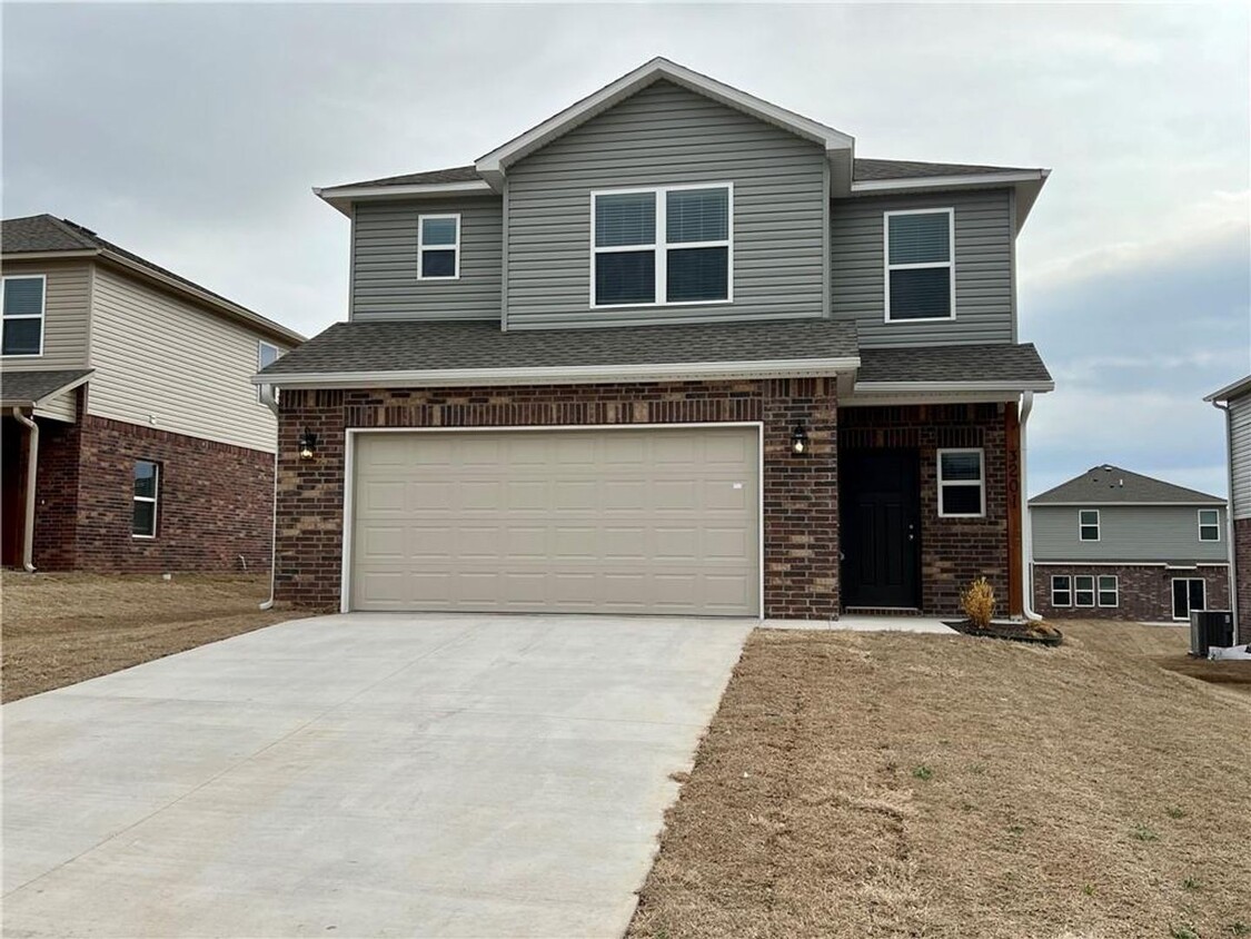 3 bed 2.5 bath house - 3 bed 2.5 bath house