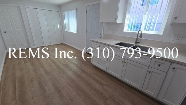 Photo - Newer Construction (2024) - 2 Bedroom Duplex-Style Unit w/ Parking & Laundry Hookups Unidad 14117 B