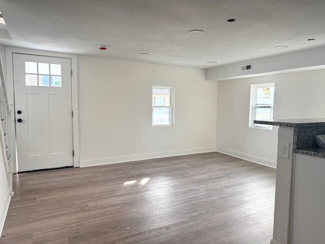 Photo - 801 Herrington Rd