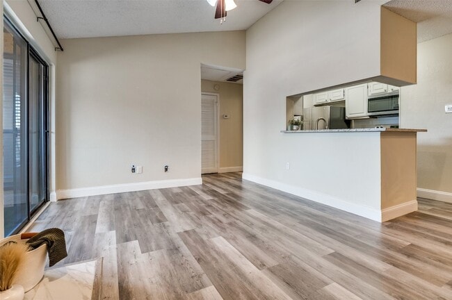 Photo - 1310 Harwell Dr Unit 4721