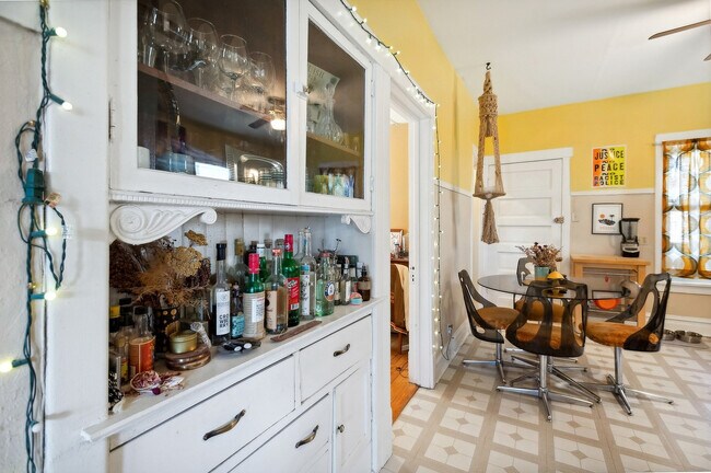 Photo - 5128 W Henderson St Unit 2