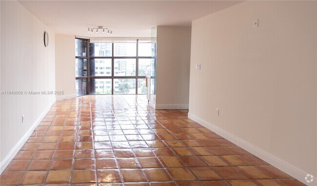 Building Photo - 6423 Collins Ave Unit 1101 Rental