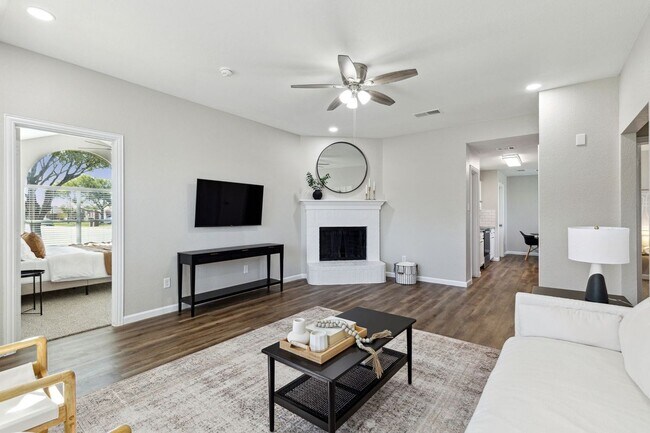 171 Doloris Ln