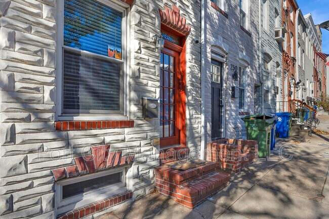 Photo - 232 S Castle St