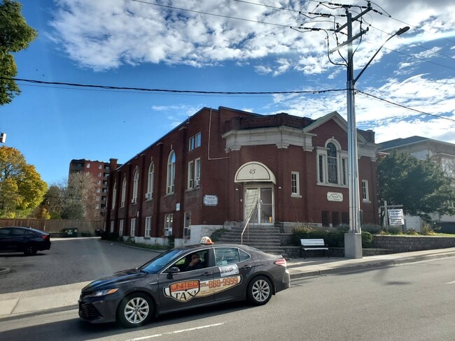 Building Photo - 43 Benton St