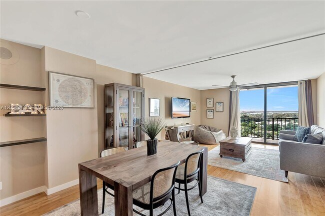 Photo - 2625 Collins Ave Unit 1609
