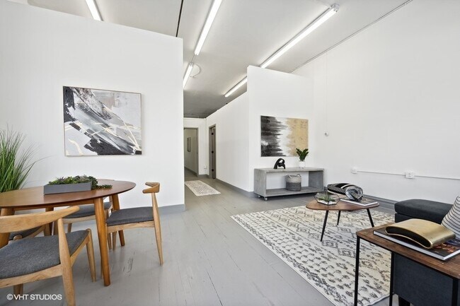 Photo - 3035 W George St Unit 1F