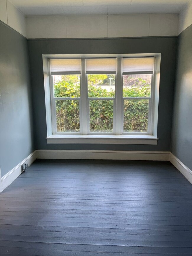 Photo - Cute and clean 2 Bedroom 1 Bathroom home in the heart of Roseburg.