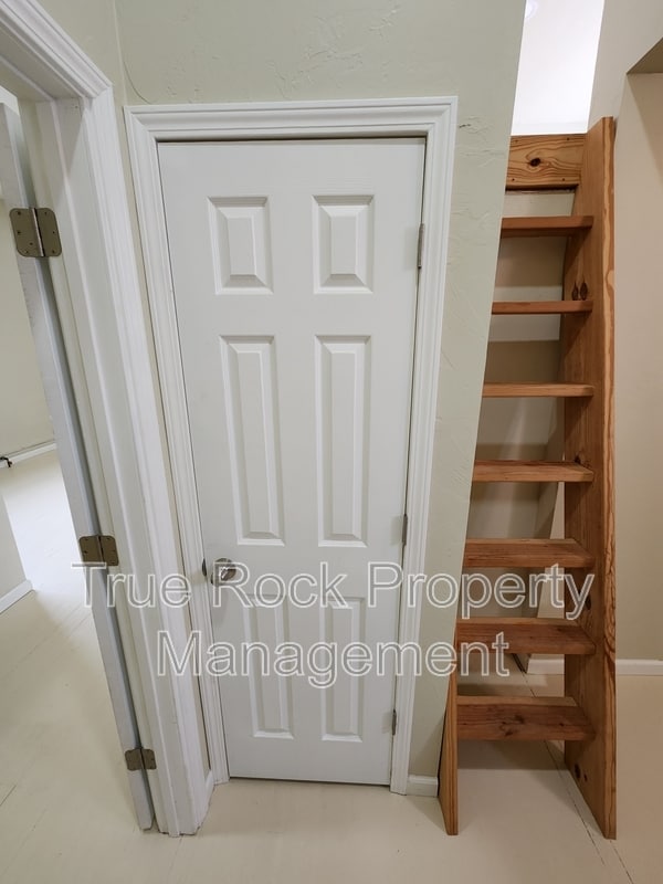 Photo - 208 E MAIN, Apt #3 (BILLS PAID- not including tv or wifi)