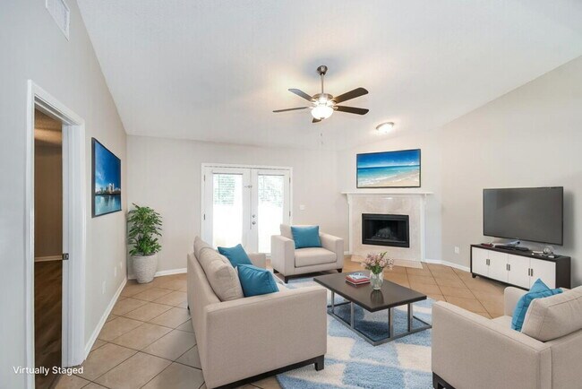 Photo - 880 Long Lake Dr