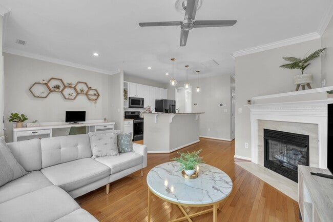 Building Photo - 503 Village Loop Dr Rental