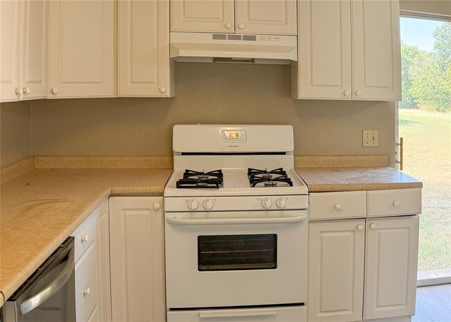 Photo - 817 S Kelly Ave