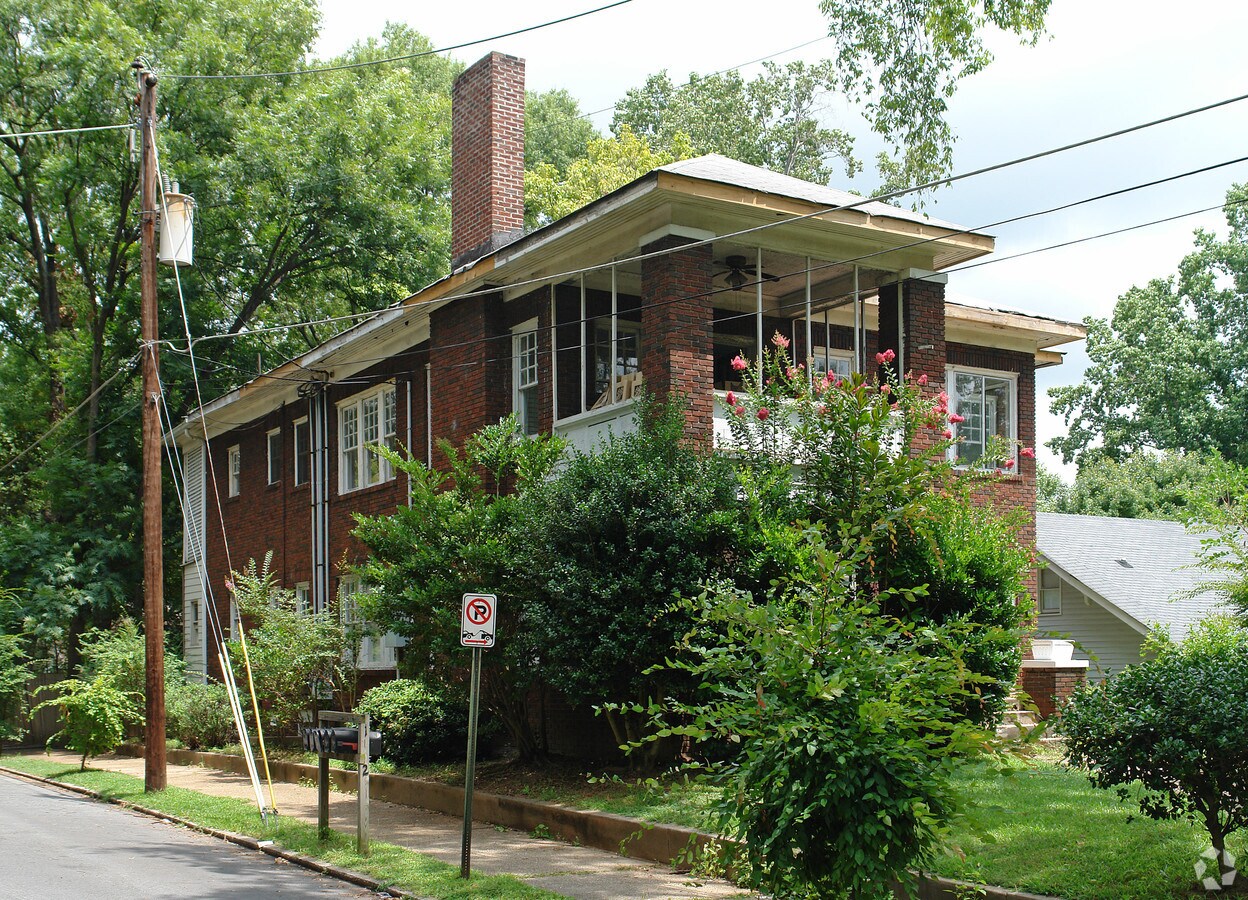 Photo - 1102 Briarcliff Rd Apartments