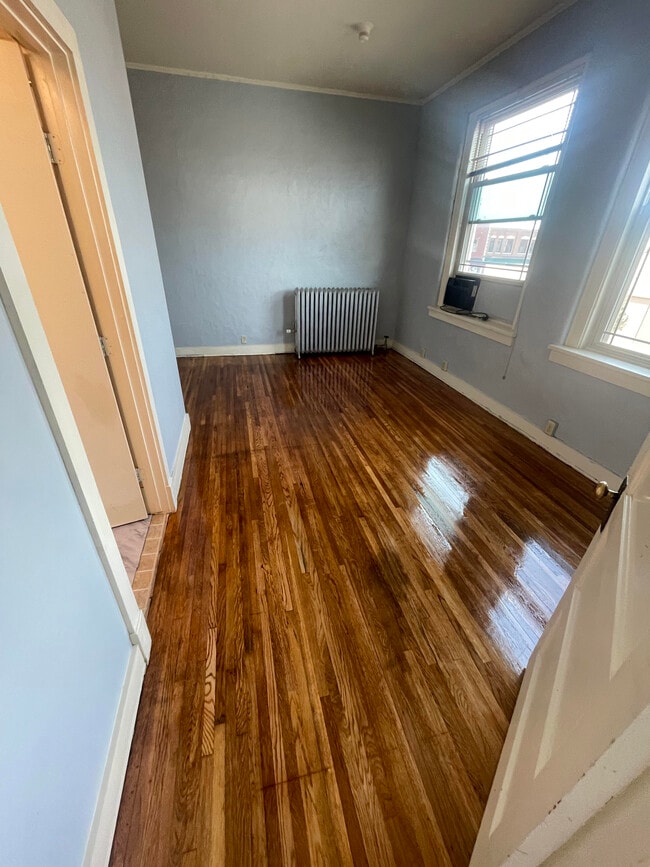 Building Photo - Sunflower Estate LLC Unit 8